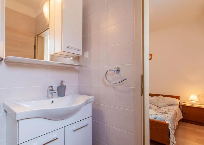 Laudina 3* Cres