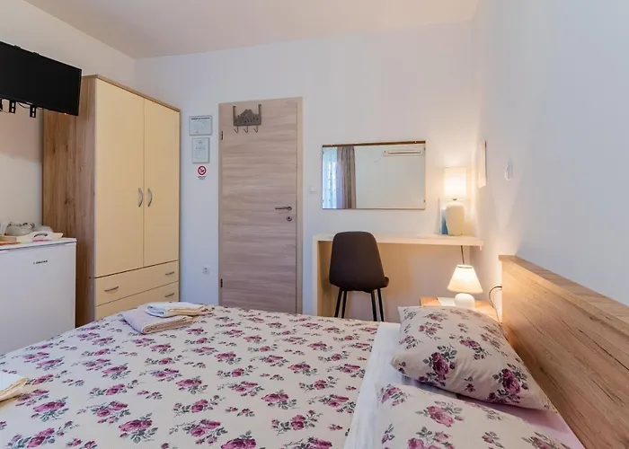 Laudina 3* Cres